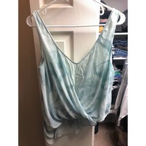 Free people asymmetric top